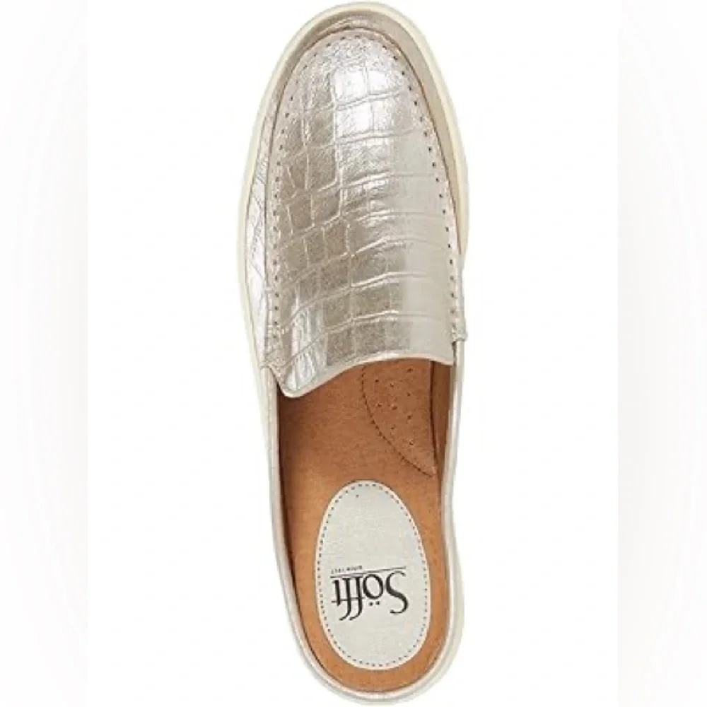 Sofft Women’s Metallic Loafers, Size 9, Great Condition!